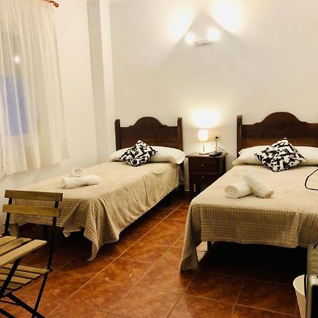Low Cost Rooms Malaga River Dış mekan fotoğraf