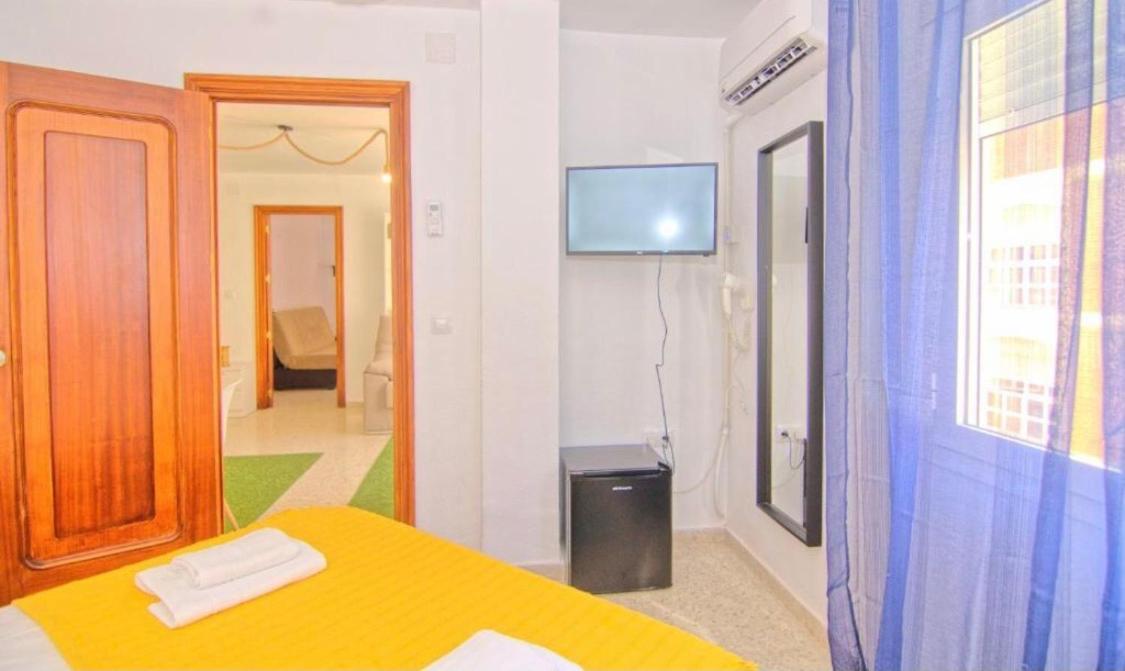 Low Cost Rooms Malaga River Dış mekan fotoğraf