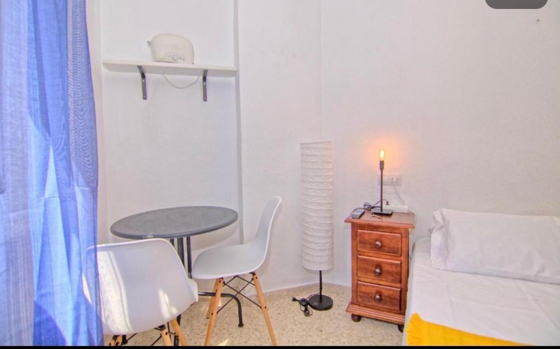 Low Cost Rooms Malaga River Dış mekan fotoğraf