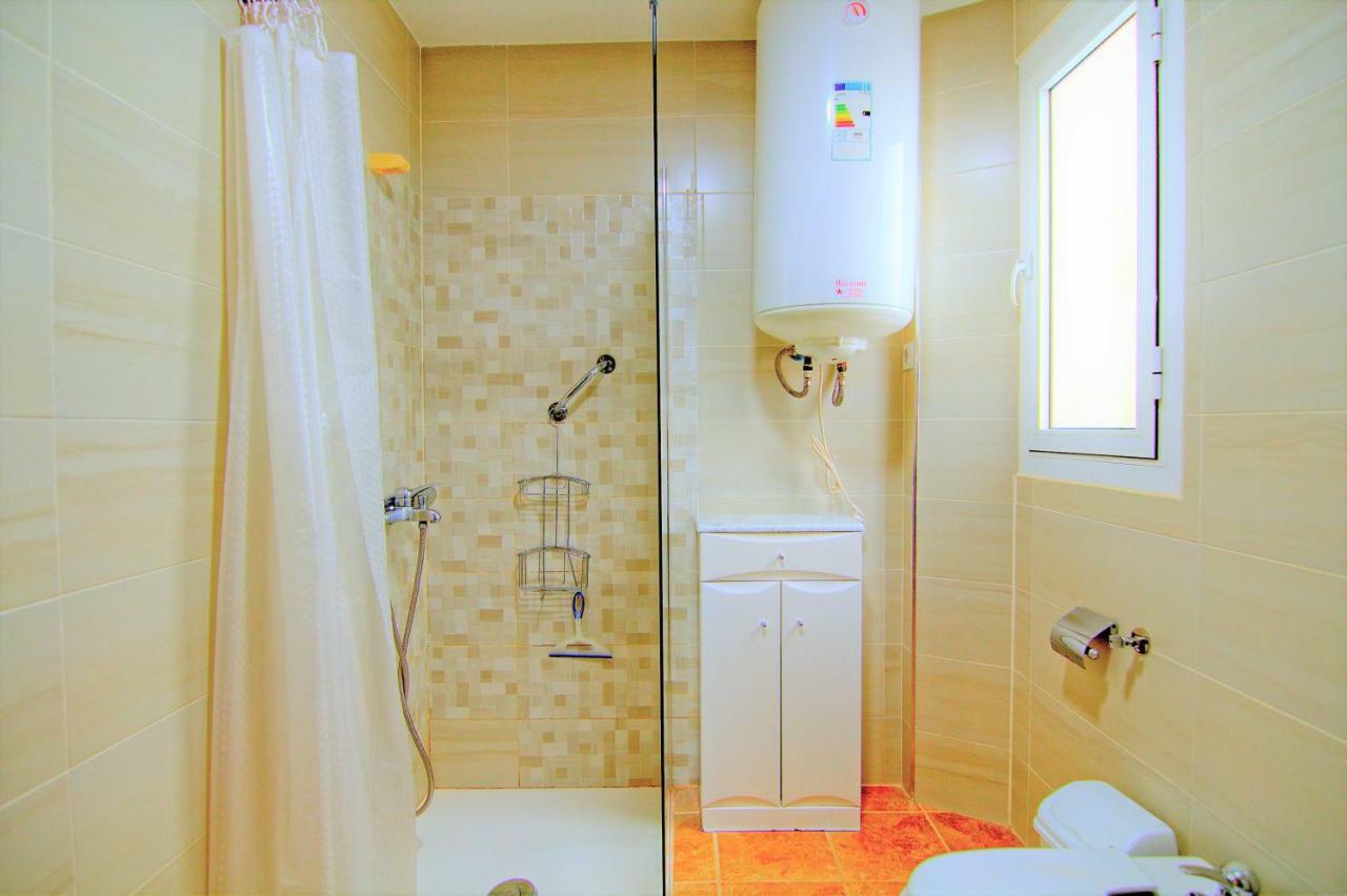 Low Cost Rooms Malaga River Dış mekan fotoğraf