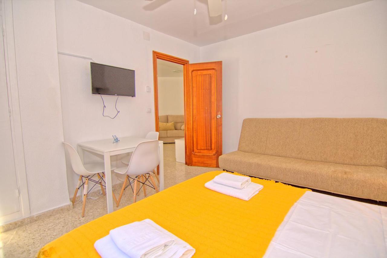 Low Cost Rooms Malaga River Dış mekan fotoğraf