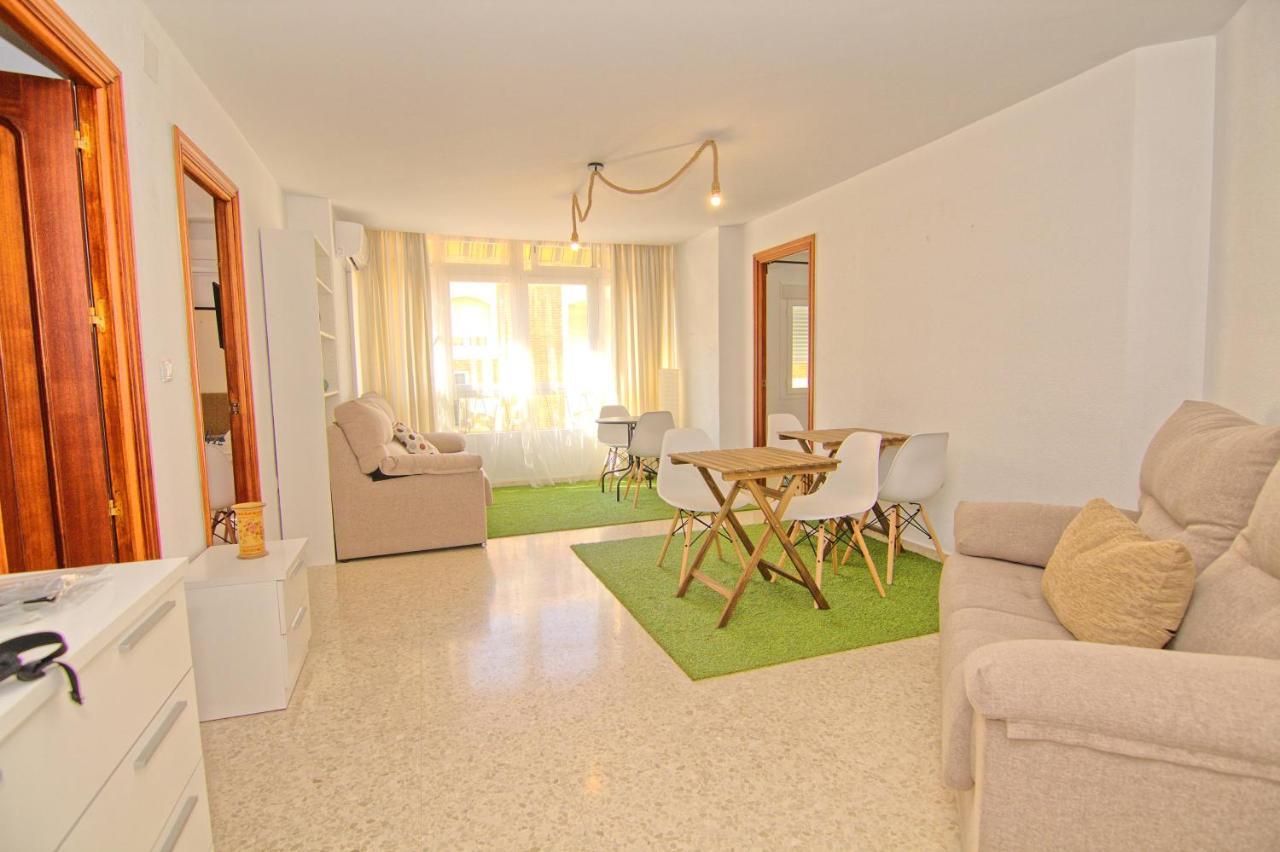 Low Cost Rooms Malaga River Dış mekan fotoğraf