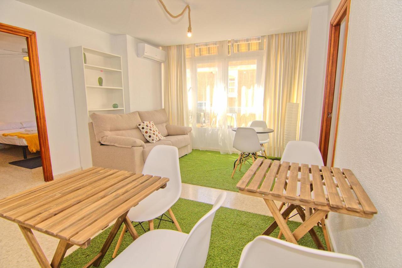 Low Cost Rooms Malaga River Dış mekan fotoğraf