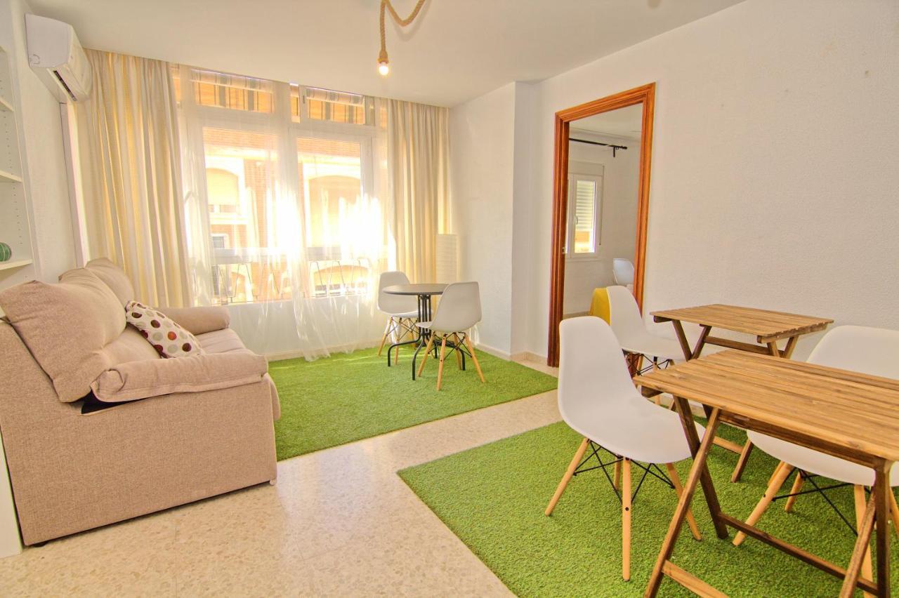 Low Cost Rooms Malaga River Dış mekan fotoğraf
